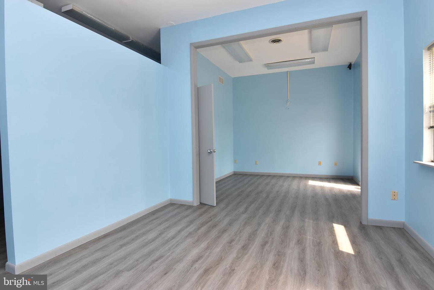 30616 Property Photo 5