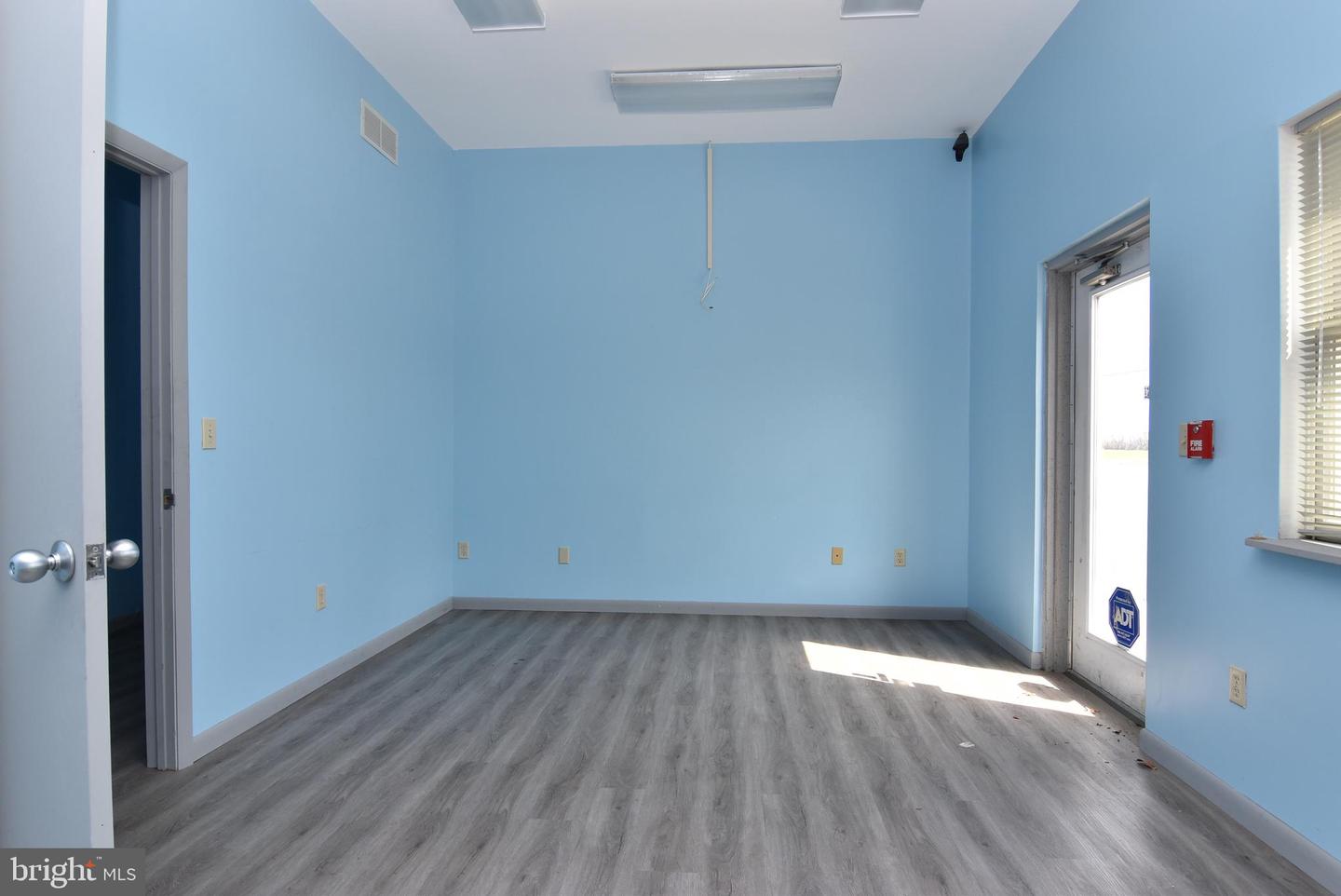 30616 Property Photo 6