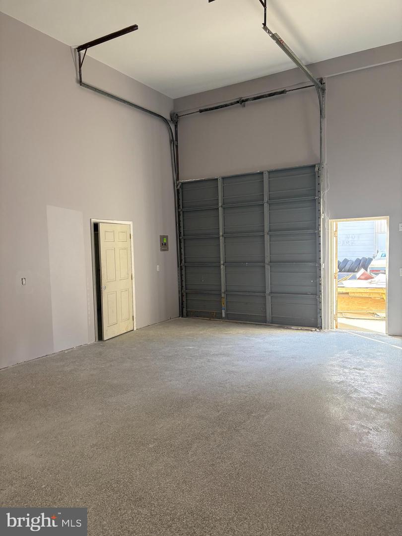 30616 Property Photo 18