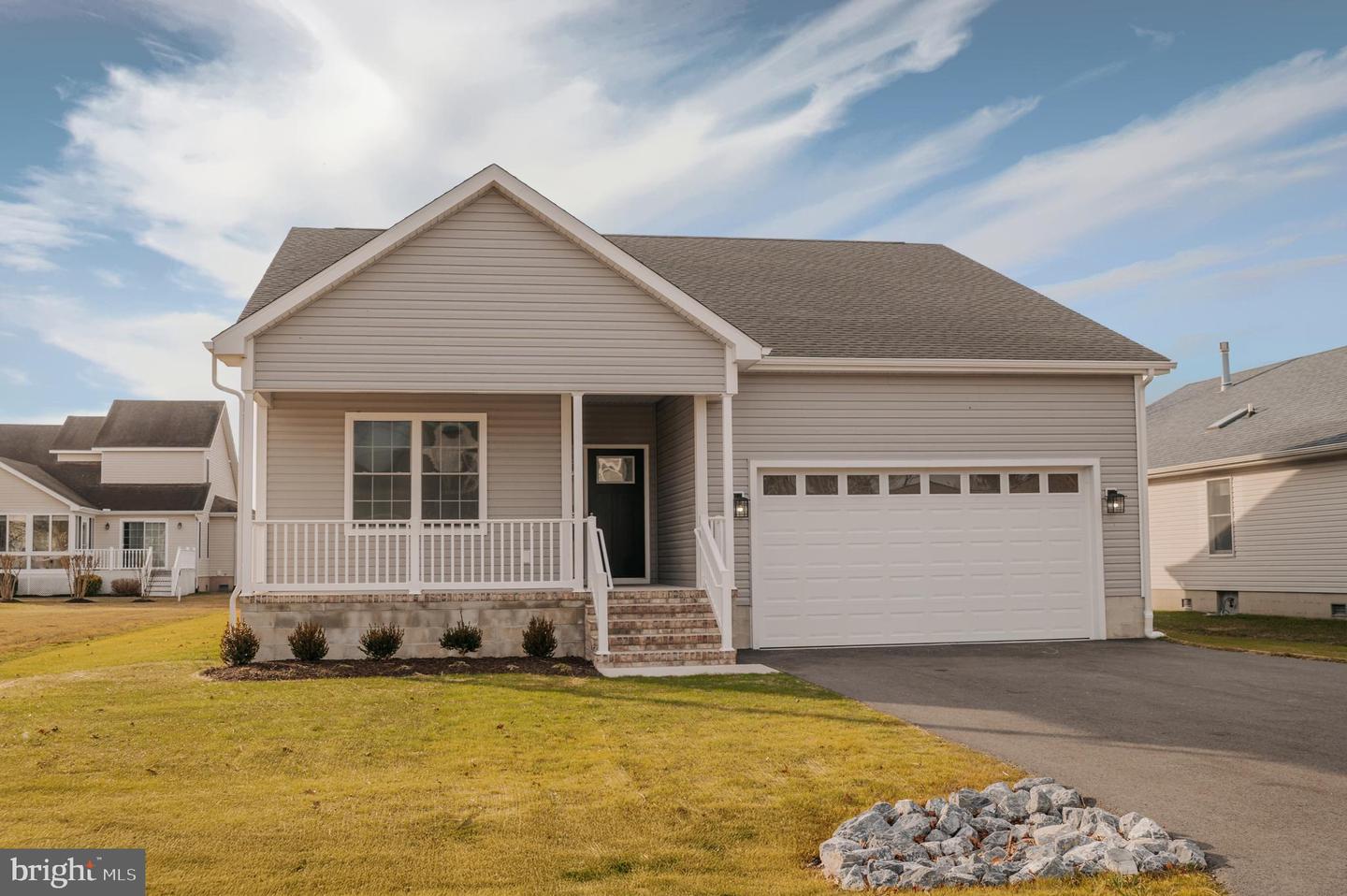 36768 BREAKWATER RUN Property Photo 1