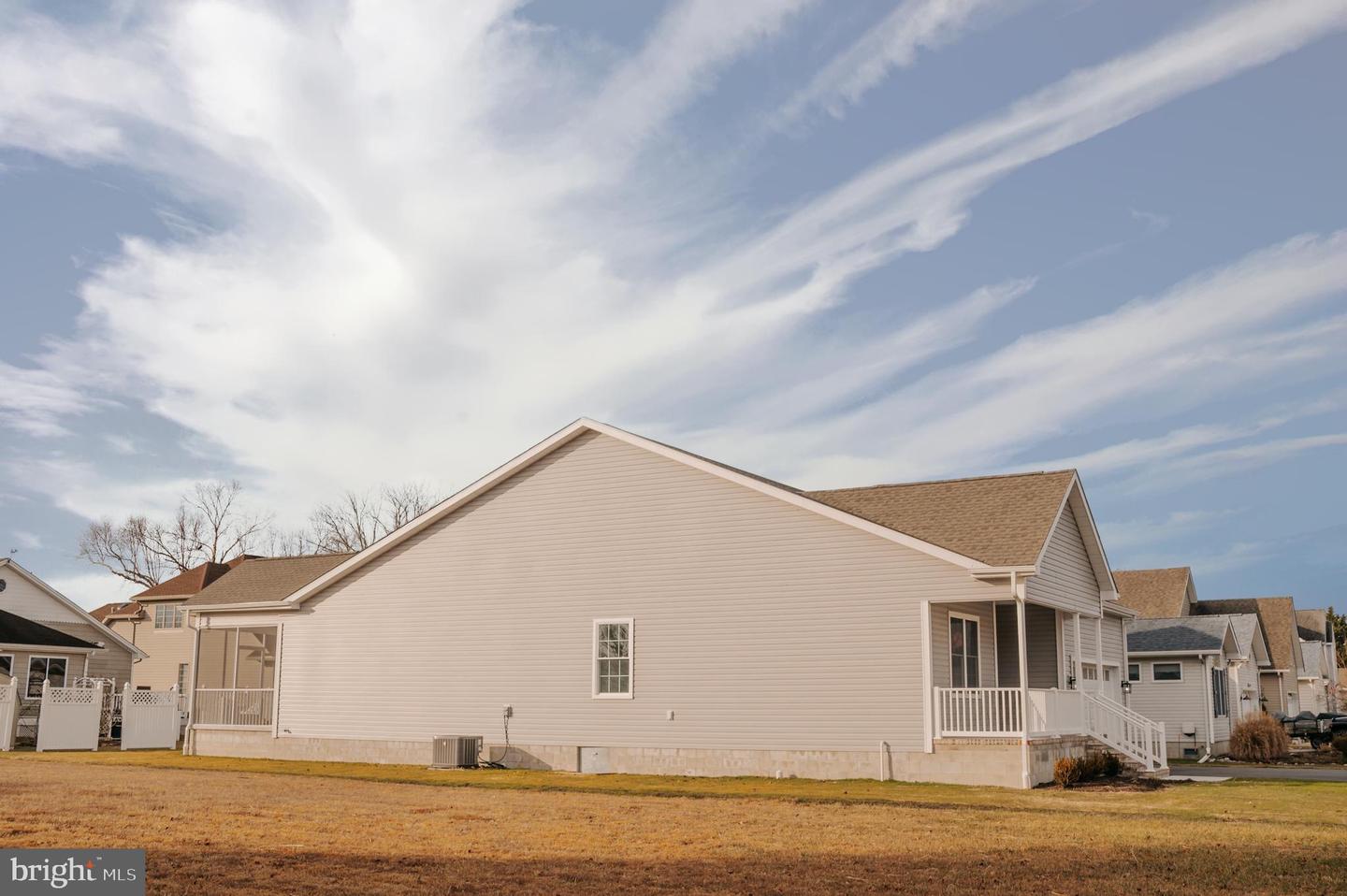 36768 Breakwater Run Property Photo 4