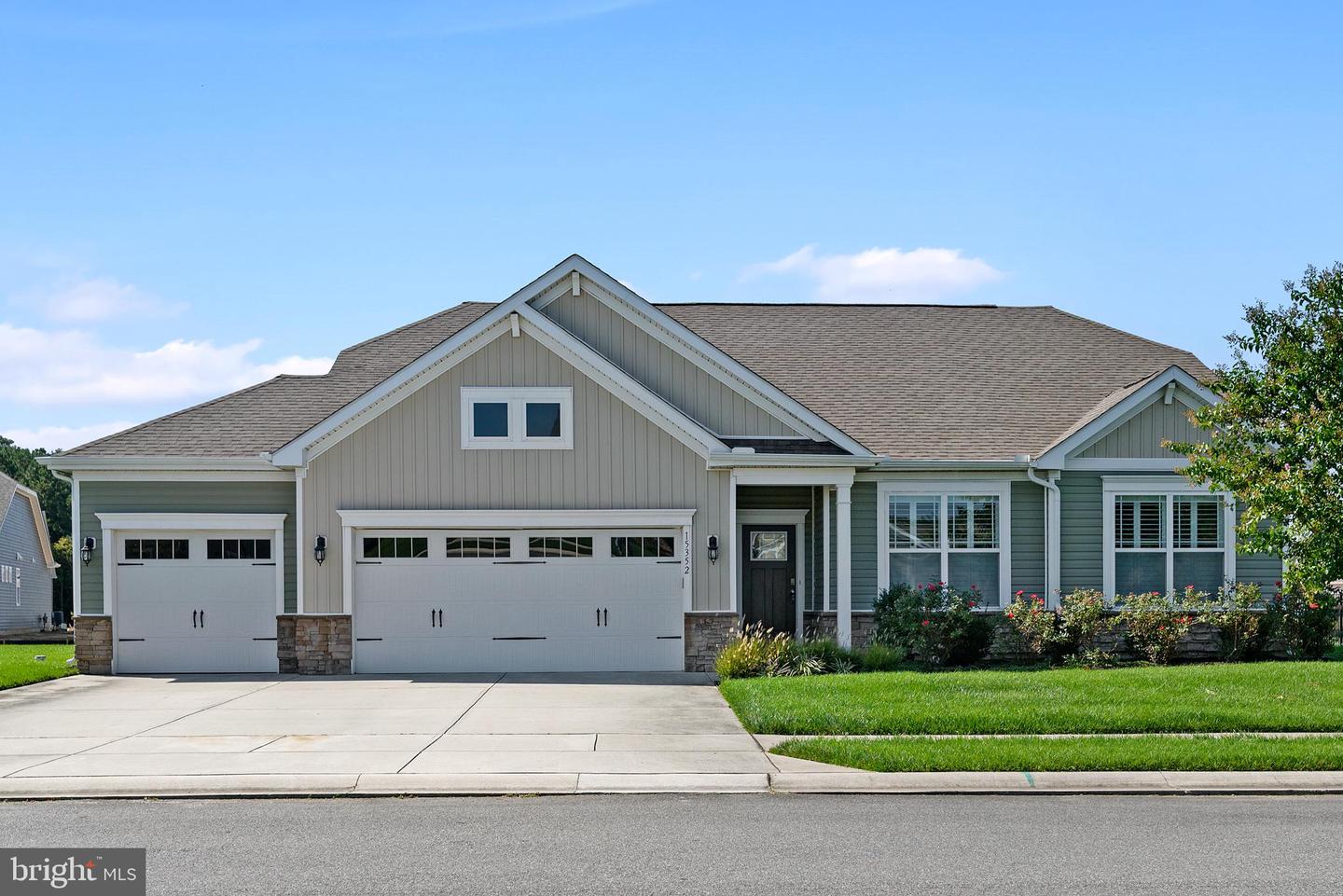 15352 CRAPE MYRTLE RD Property Photo 1