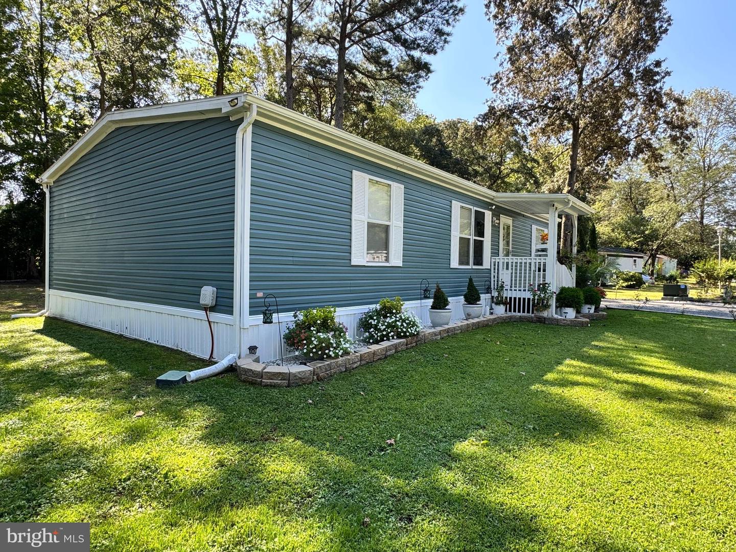 25709 Palmetto St Property Photo 4