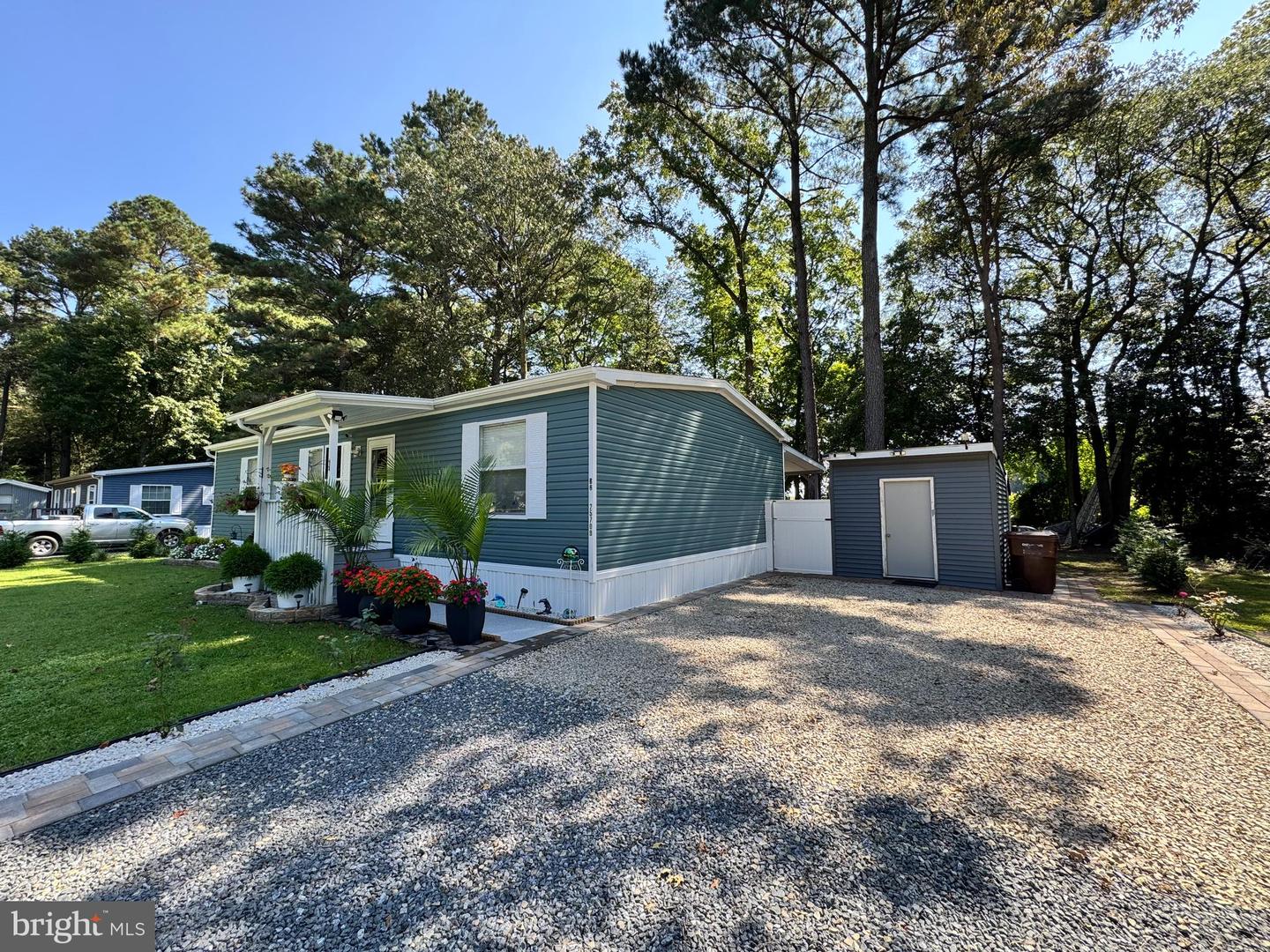25709 Palmetto St Property Photo 5