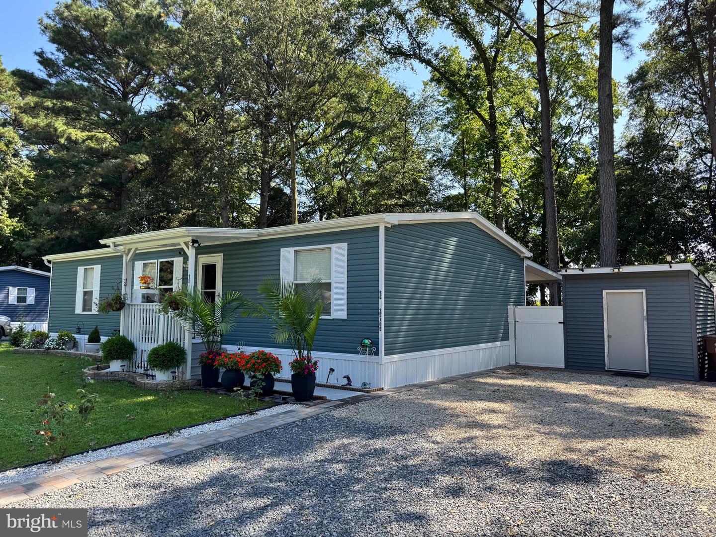25709 Palmetto St Property Photo 6