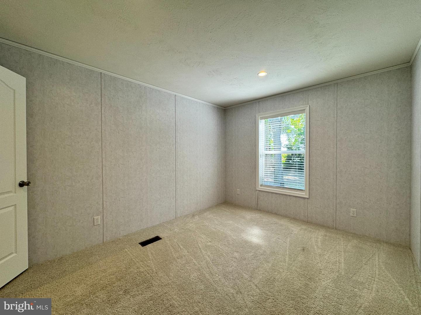 25709 Palmetto St Property Photo 25