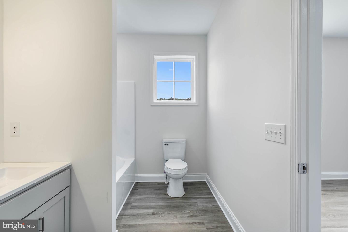 4466 Mayflower Ln Property Photo 9