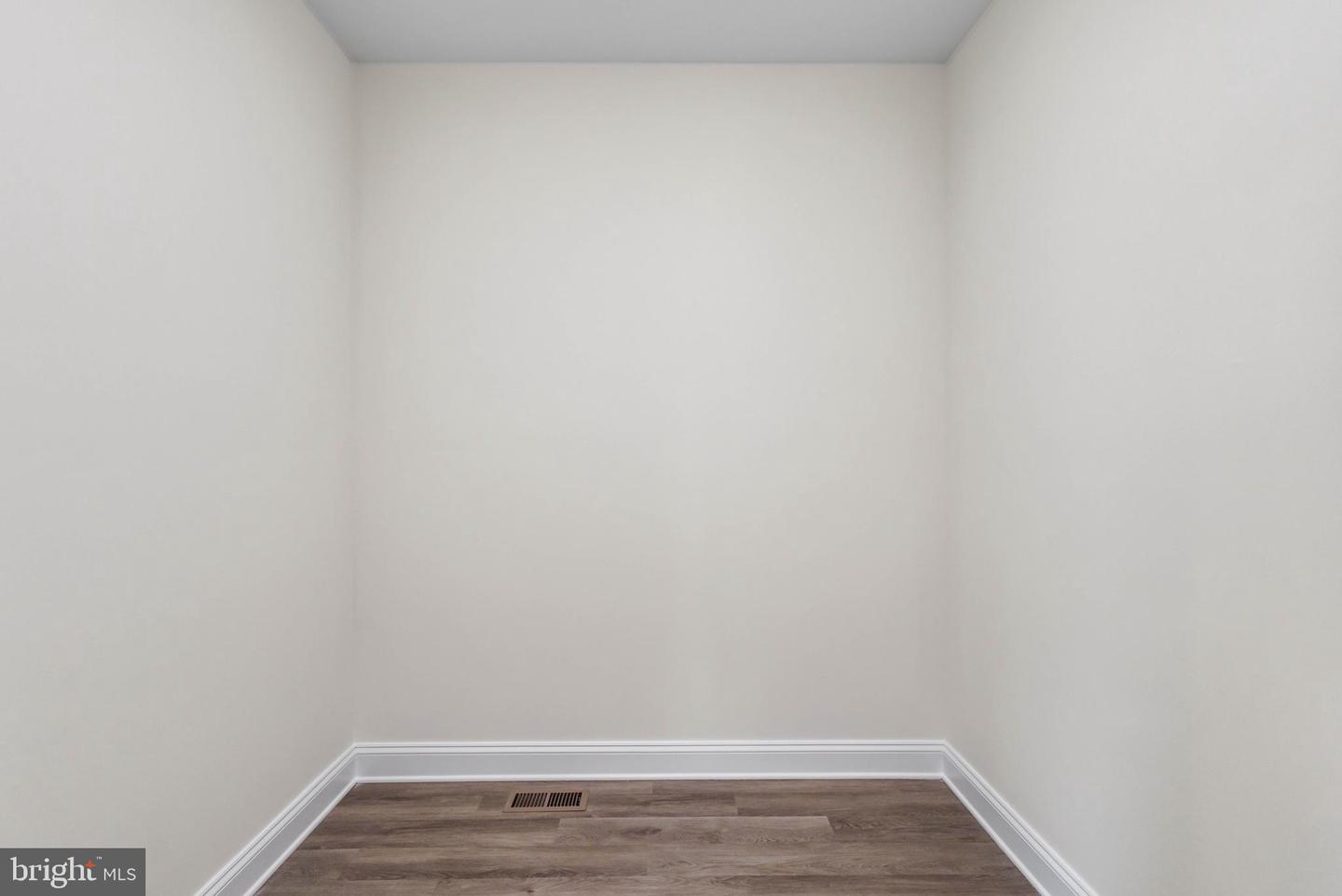 4466 Mayflower Ln Property Photo 11