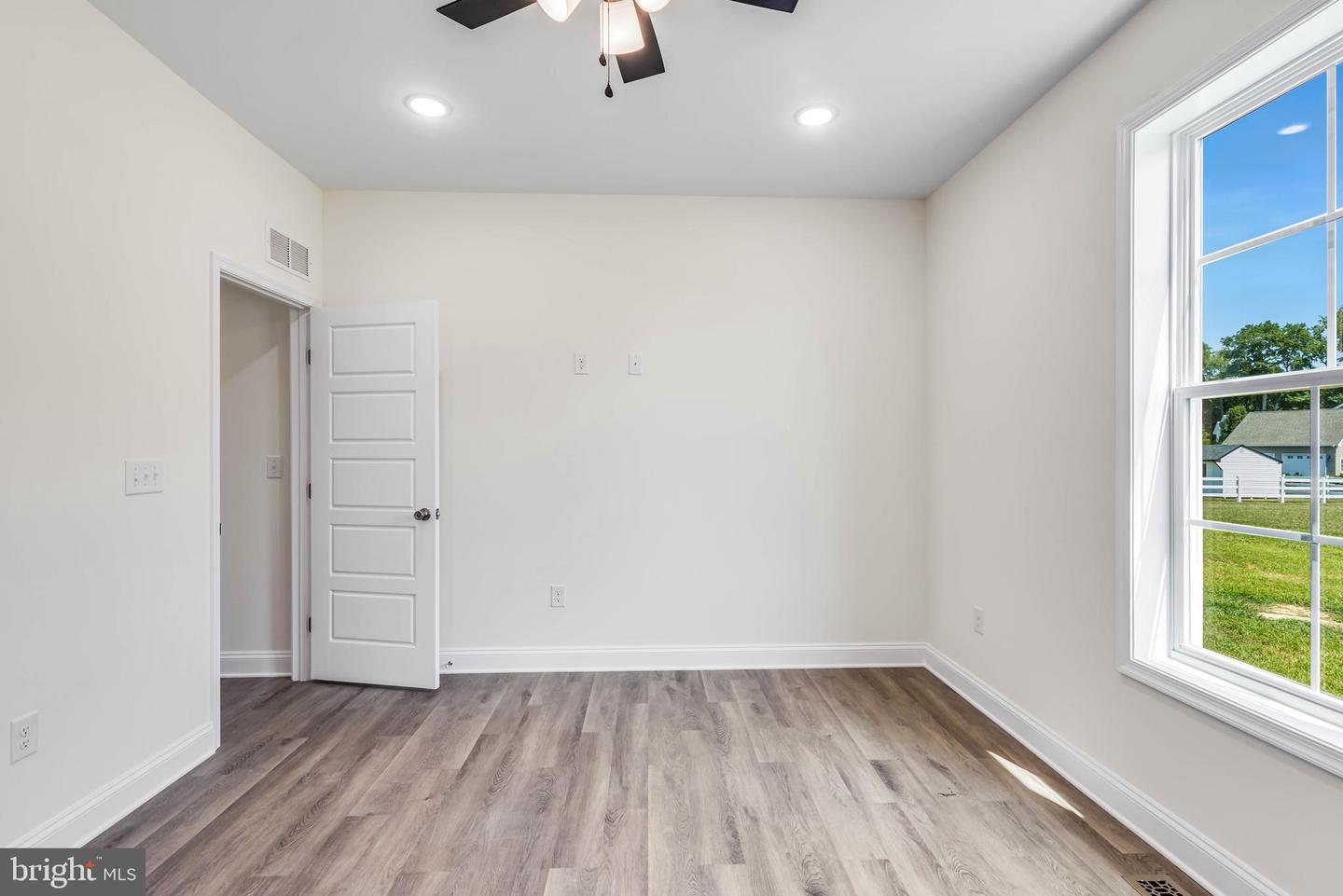 4466 Mayflower Ln Property Photo 13