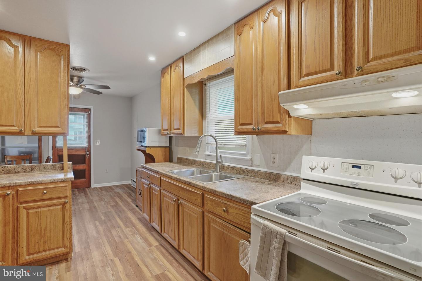 19784 Donovans Rd Property Photo 6