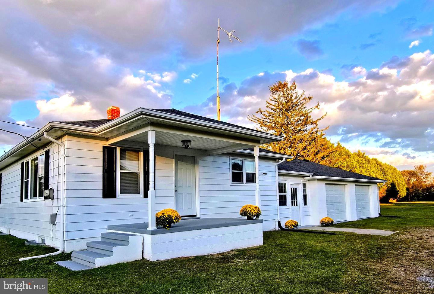 8445 N Old State Rd Property Photo 1