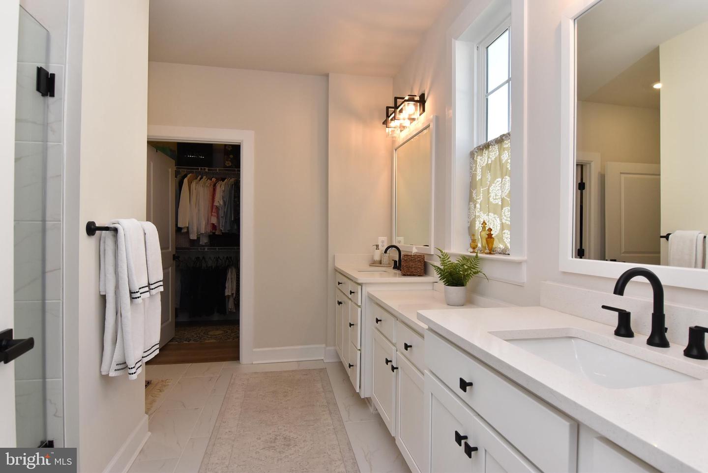 28019 Winona Ln Property Photo 22