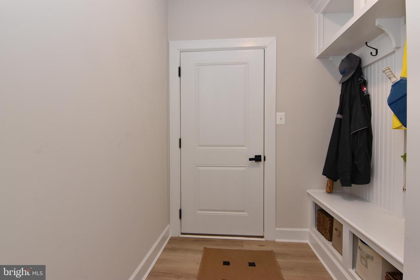 28019 Winona Ln Property Photo 32