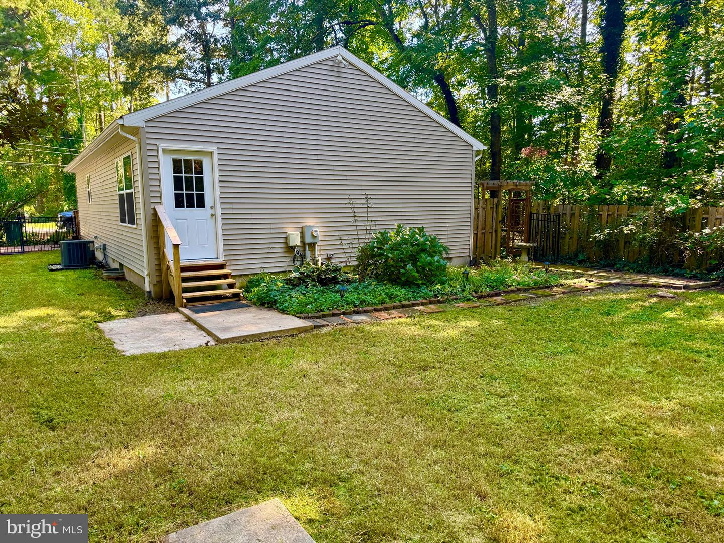 24322 Canal Dr Property Photo 9