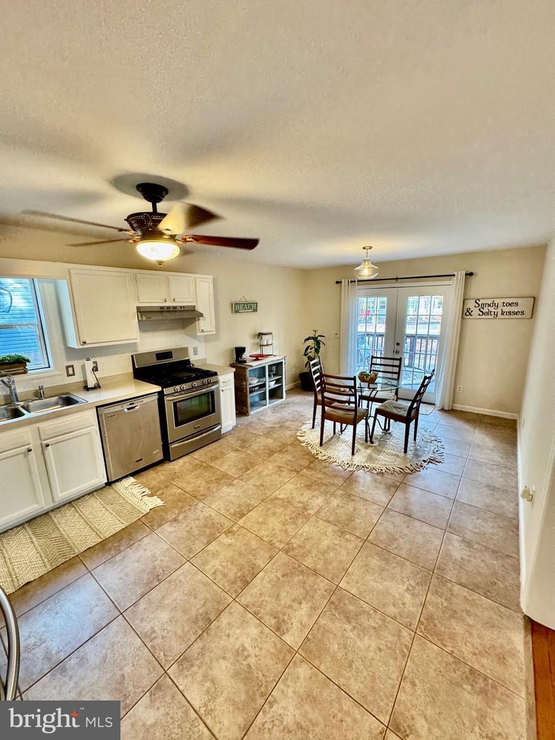 24322 Canal Dr Property Photo 23
