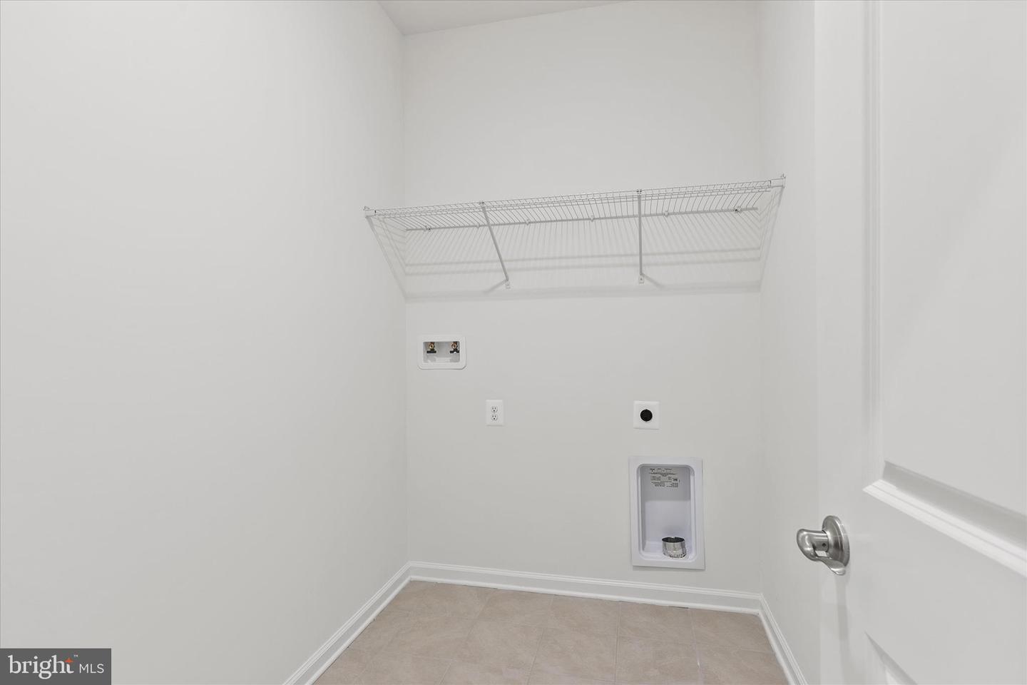 380 Scranton Ln Property Photo 6