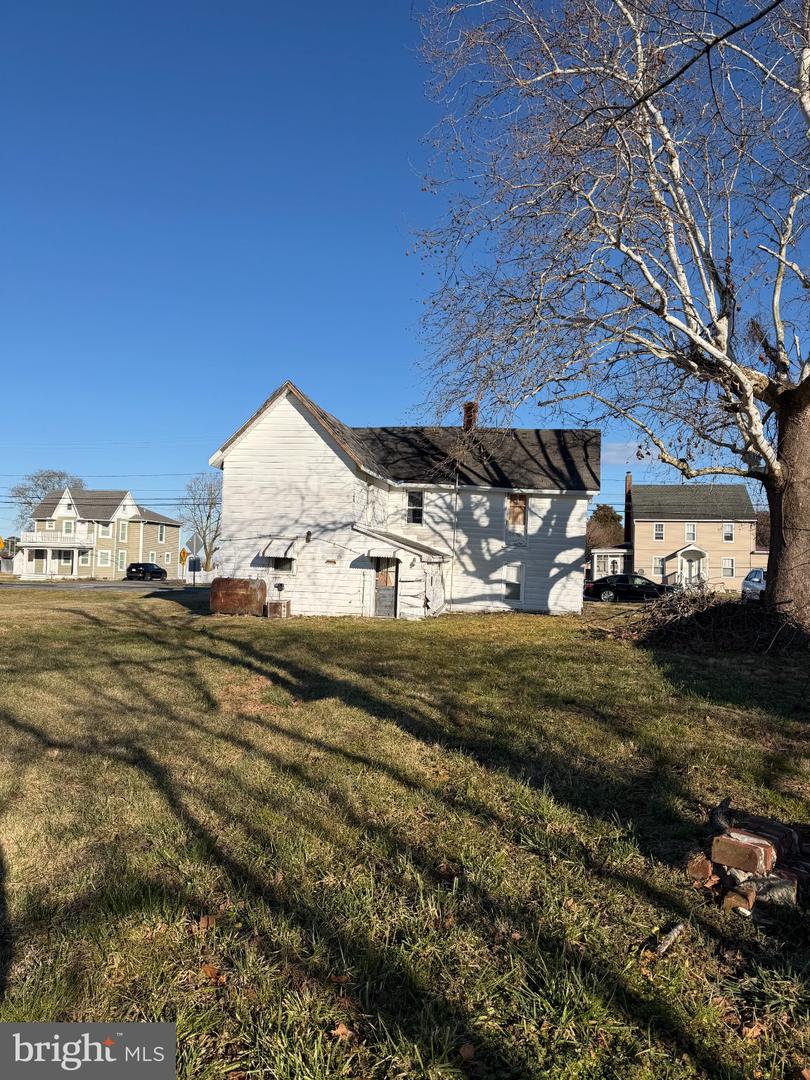 18716 Harbeson Rd Property Photo 4