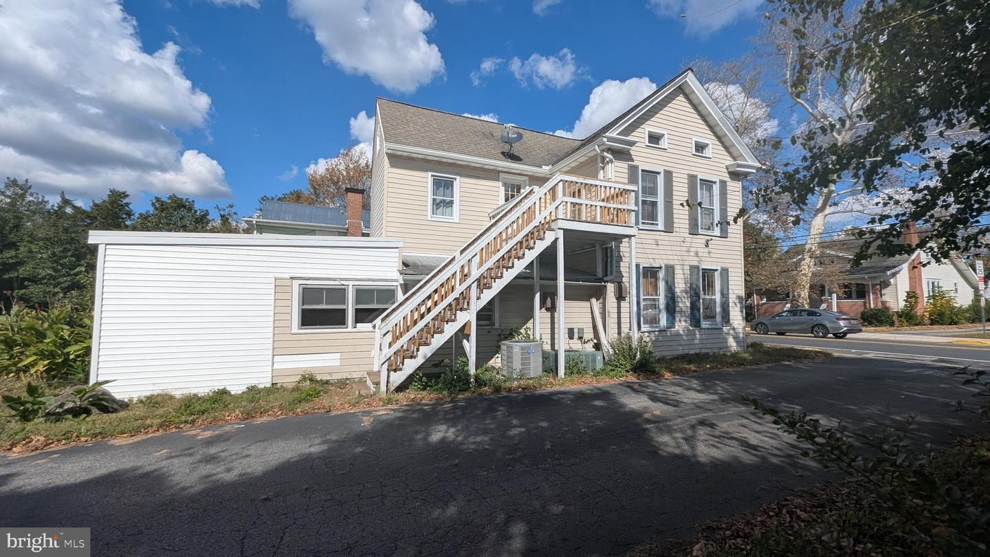 107 N Bedford St Property Photo 7