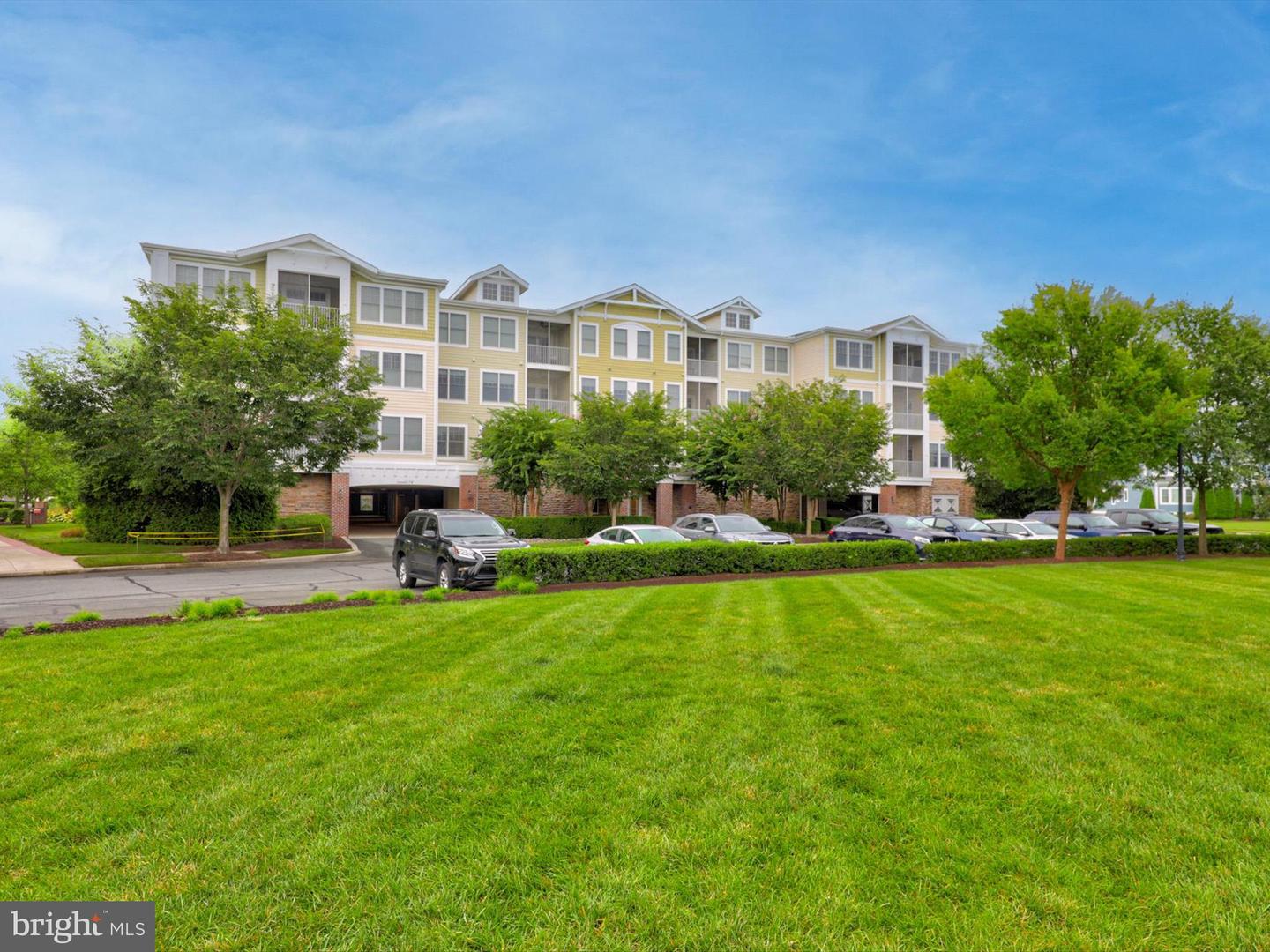 31568 Winterberry Pkwy #104 Property Photo 2
