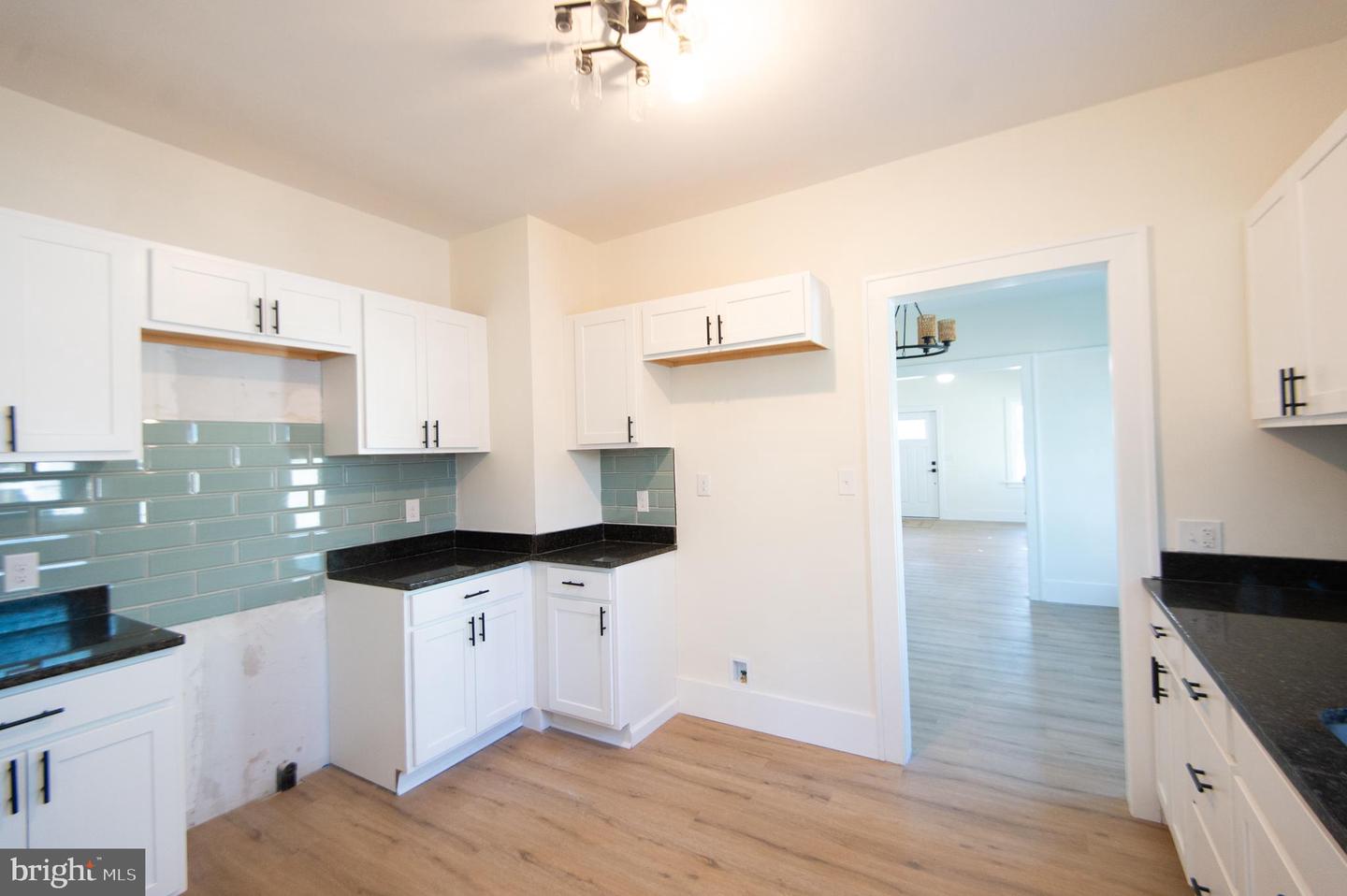 11145 Laurel Road Property Photo 4