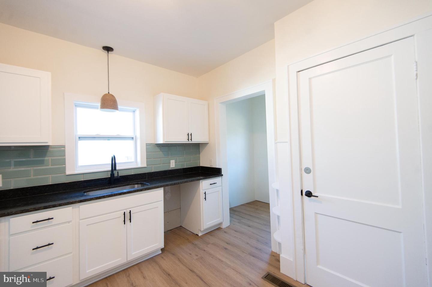 11145 Laurel Road Property Photo 6