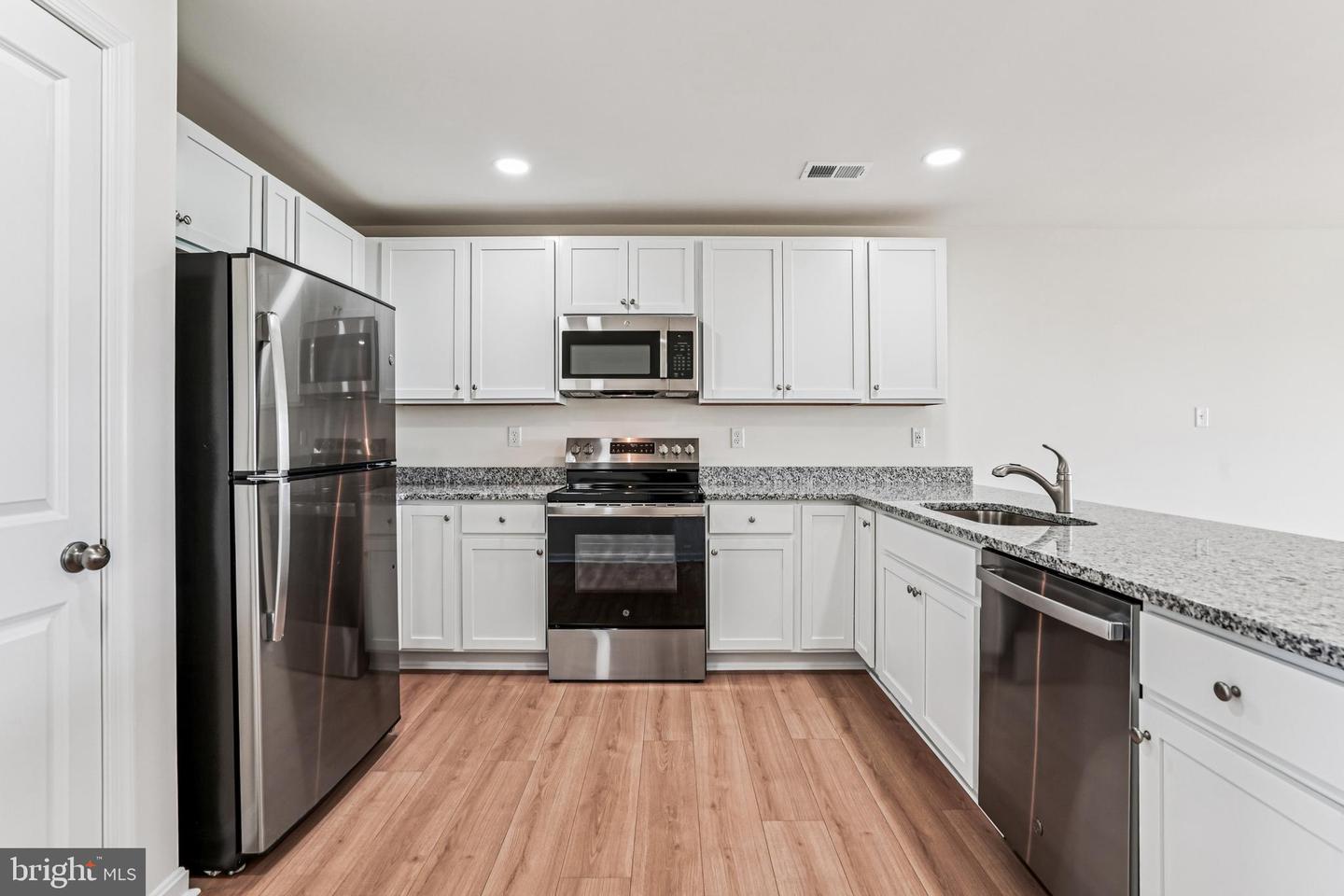26571 Line Rd Property Photo 8