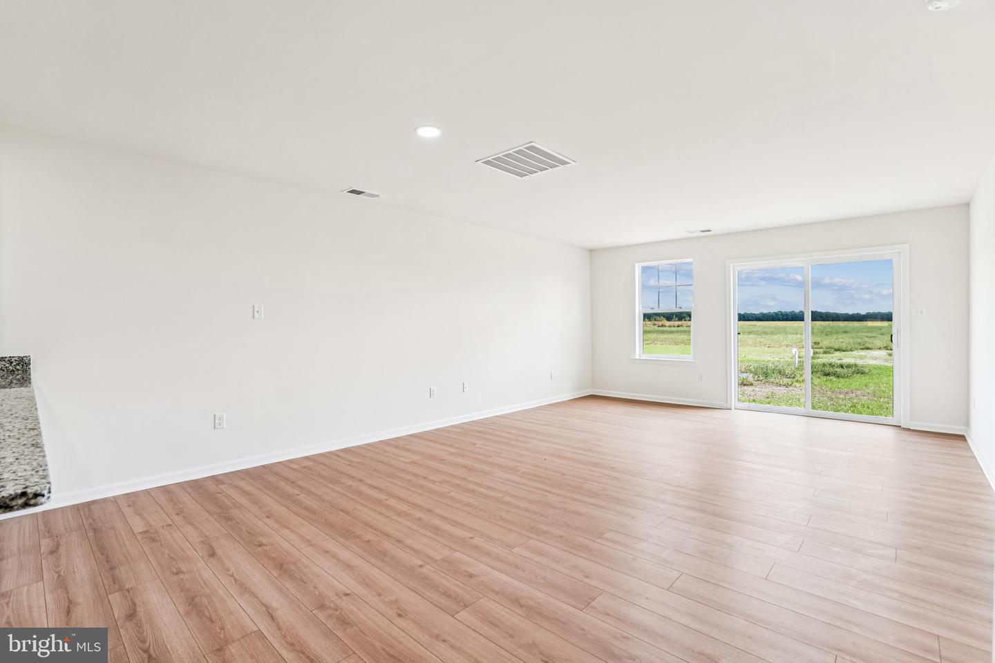 26571 Line Rd Property Photo 10