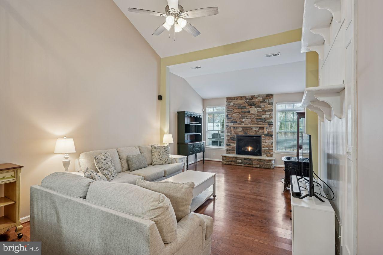36318 Ridgeshore Ln Property Photo 8