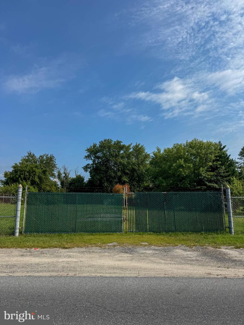 309 S Railroad Ave Property Photo 2