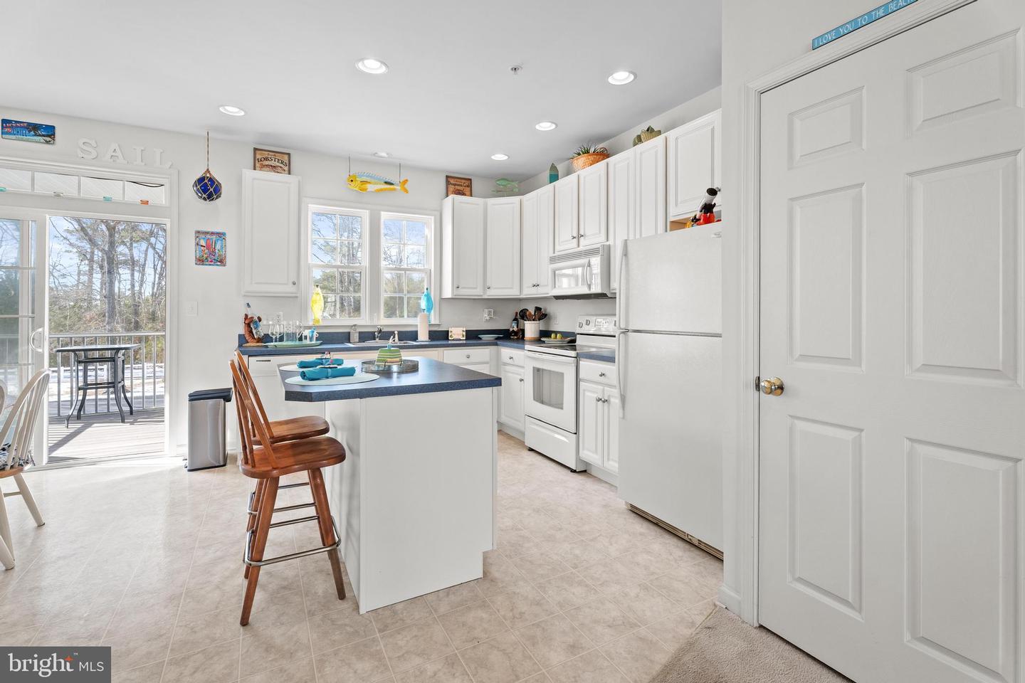 26740 Chatham Ln Property Photo 11