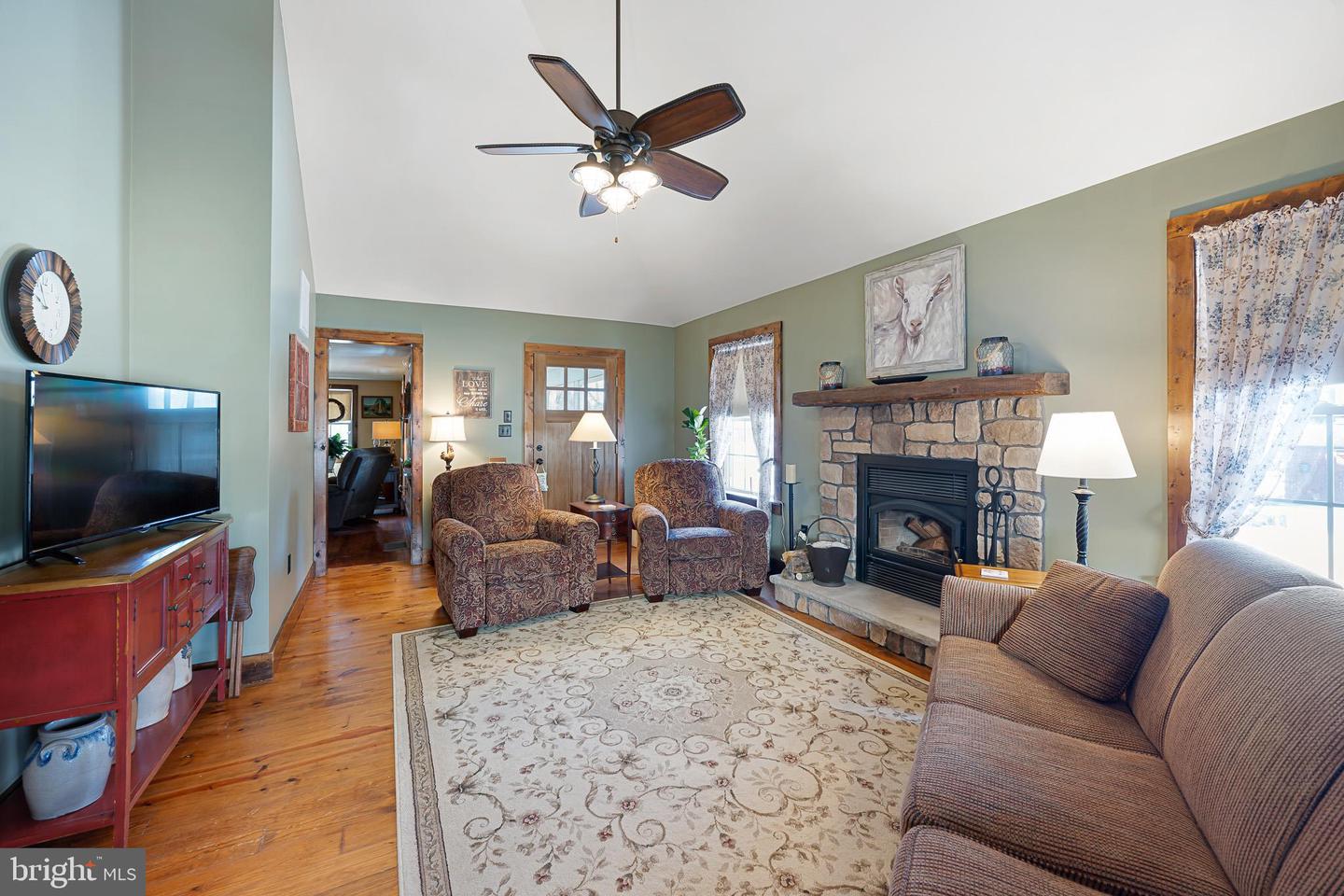 35717 Farm House Ln Property Photo 7