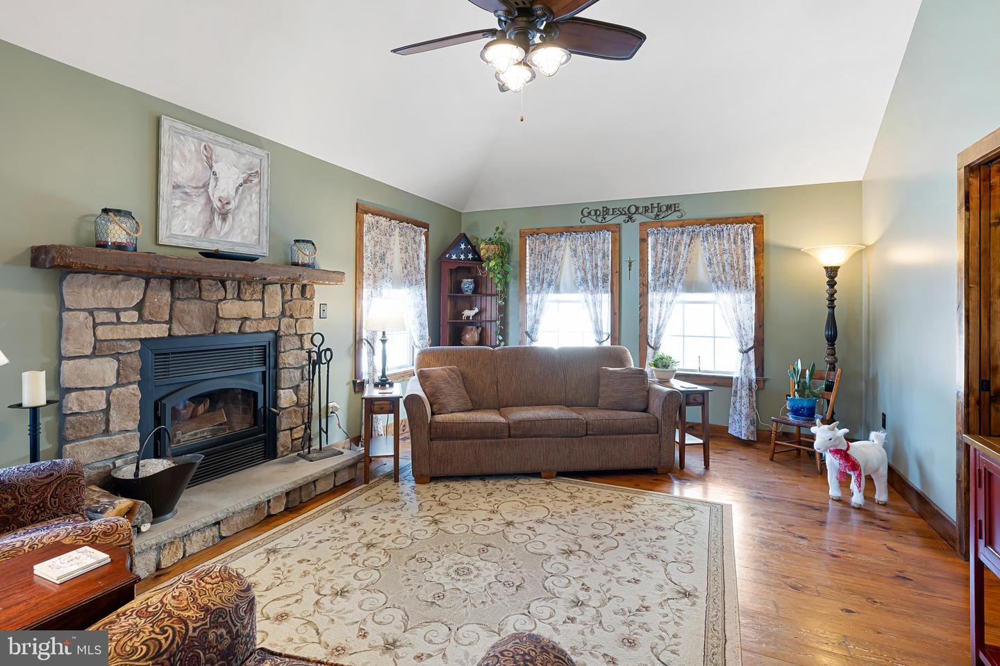 35717 Farm House Ln Property Photo 10