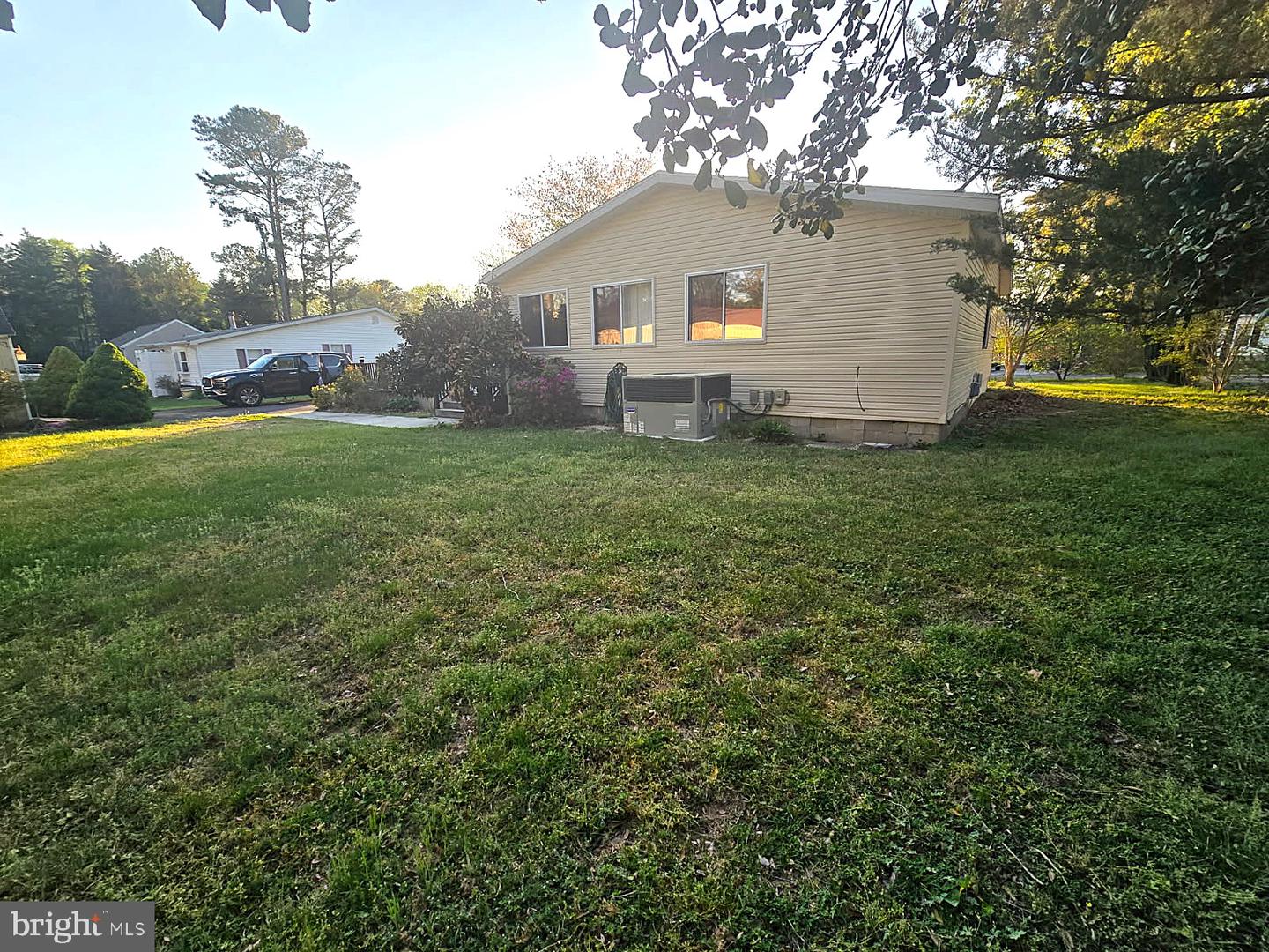 24349 Canal Dr Property Photo 9