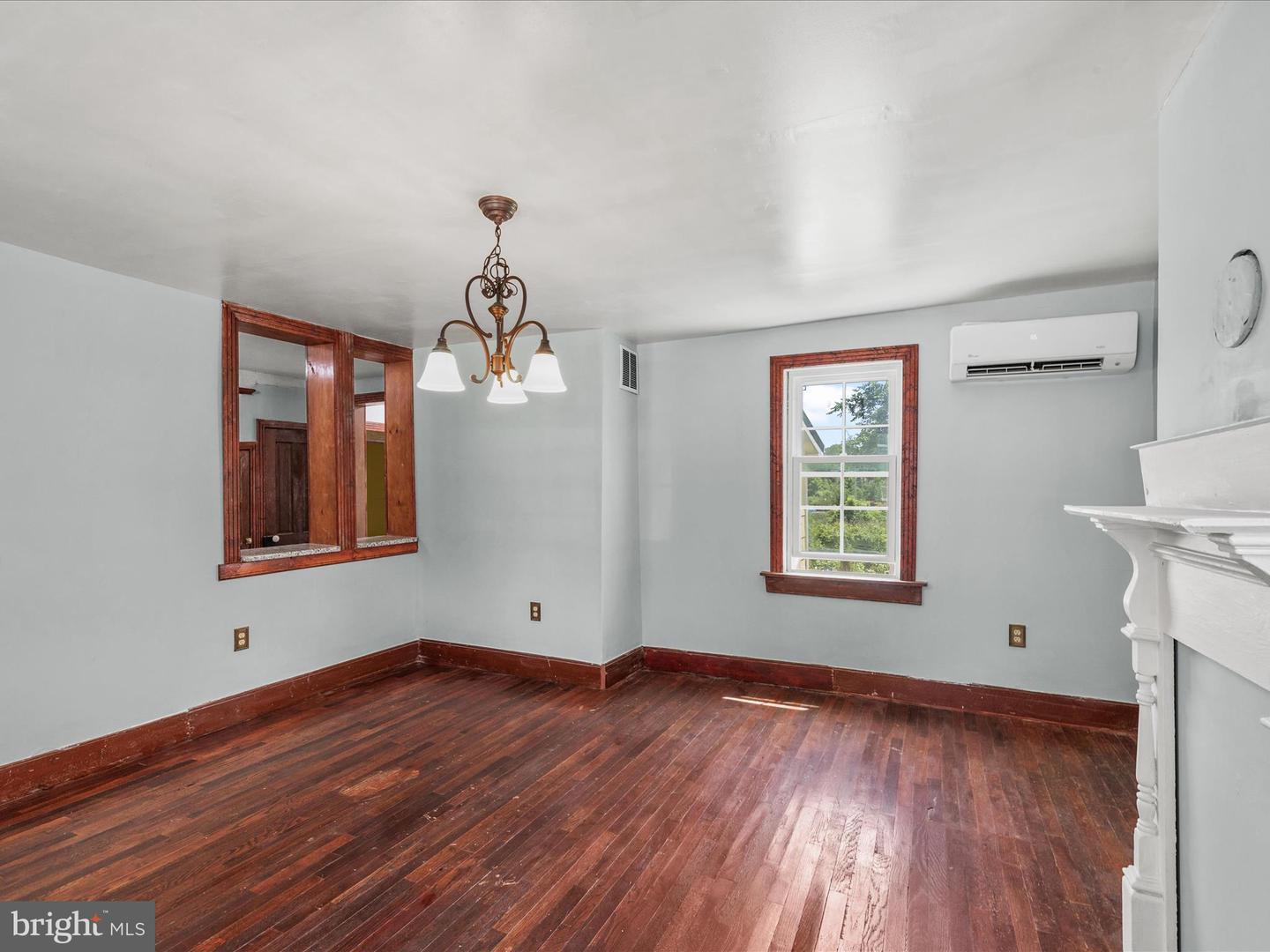 111 Broad St Property Photo 8