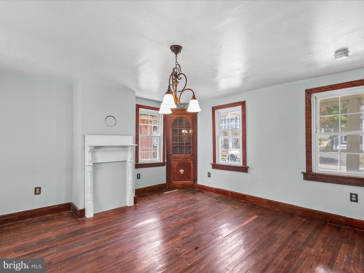 111 Broad St Property Photo 9
