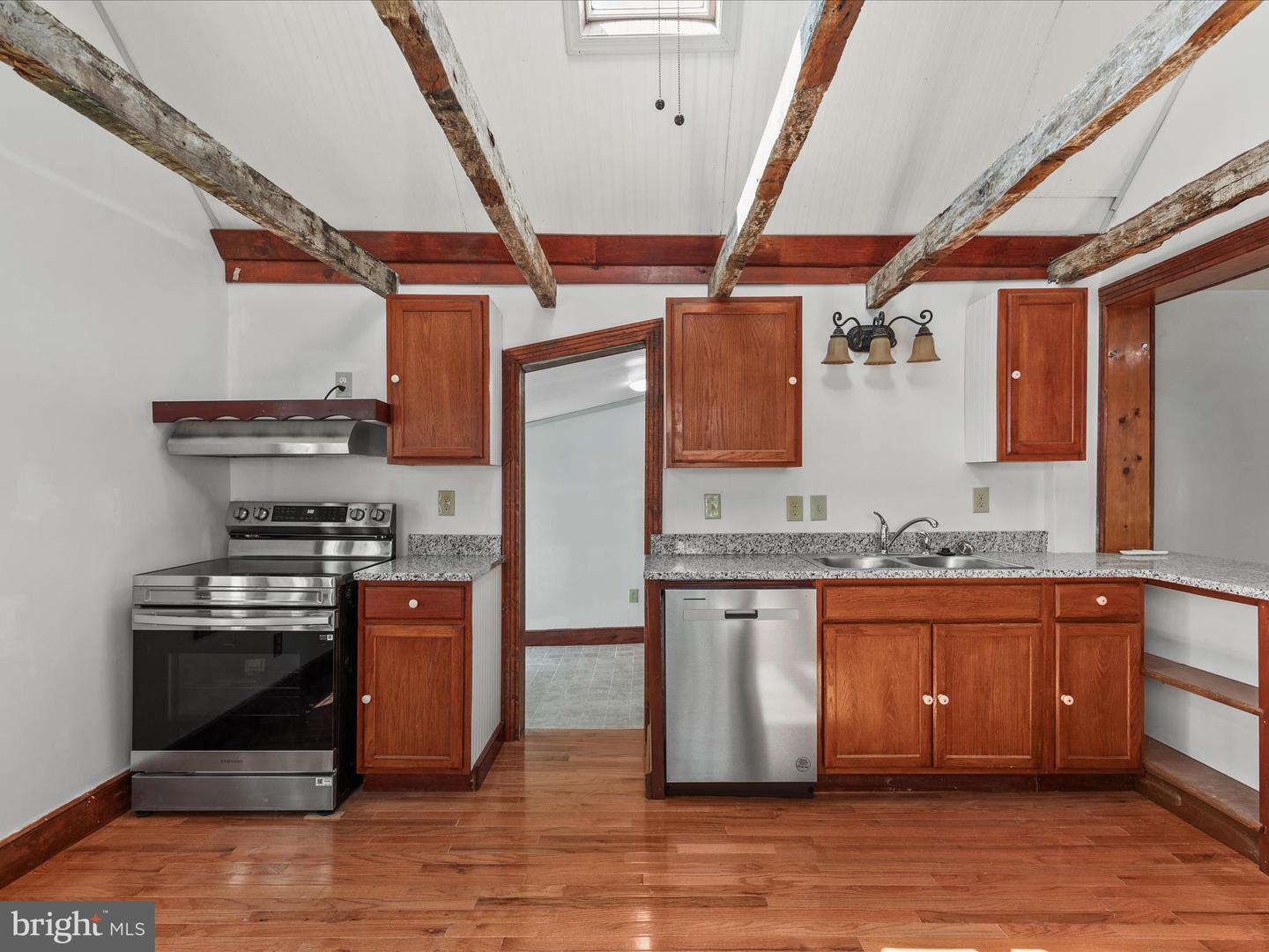 111 Broad St Property Photo 16