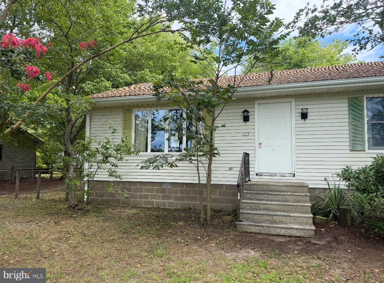 37339 Main St Property Photo 2