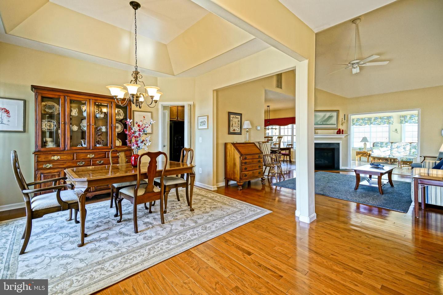 16402 Winding River Dr Property Photo 3