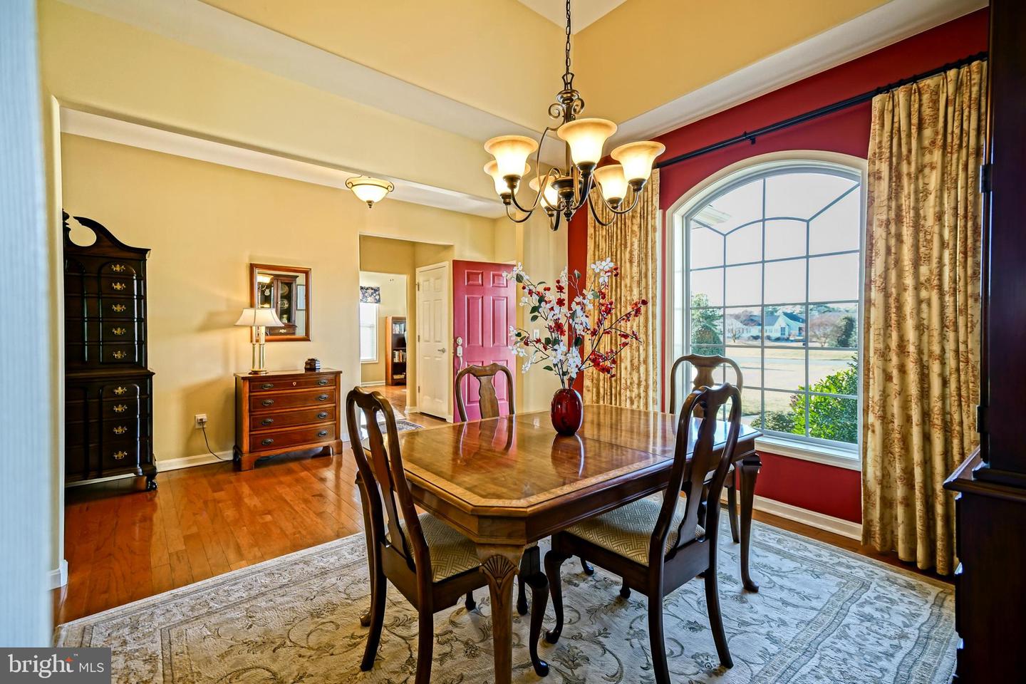 16402 Winding River Dr Property Photo 4