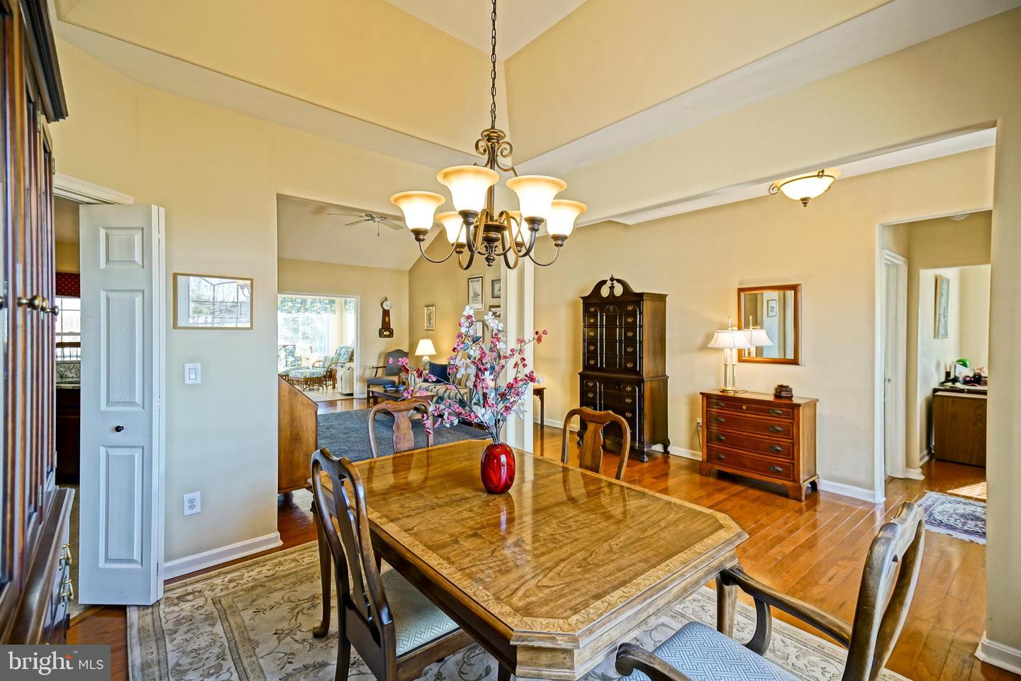 16402 Winding River Dr Property Photo 6
