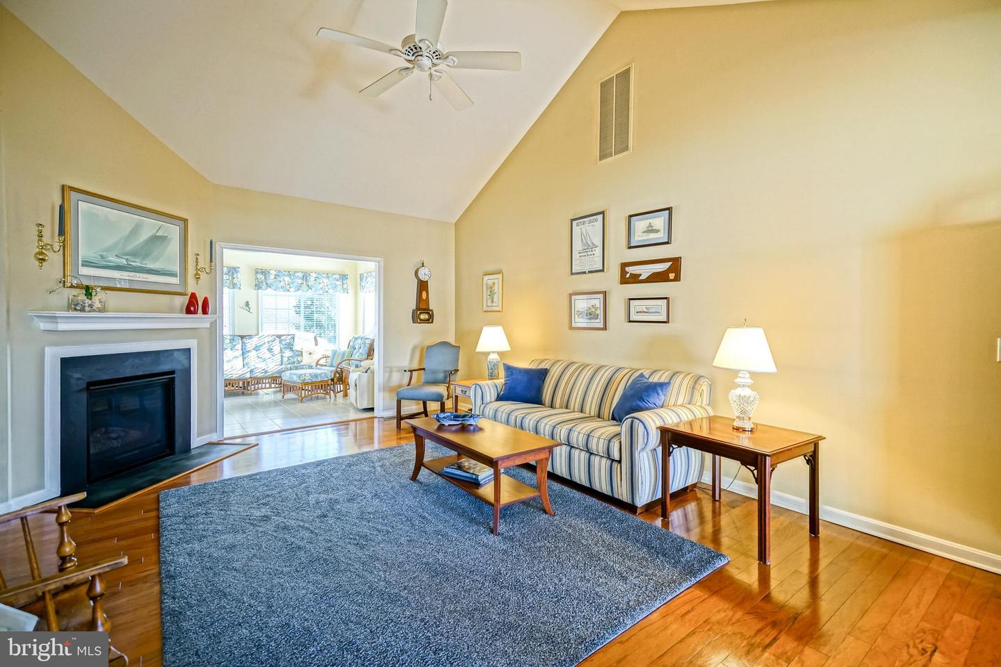 16402 Winding River Dr Property Photo 8
