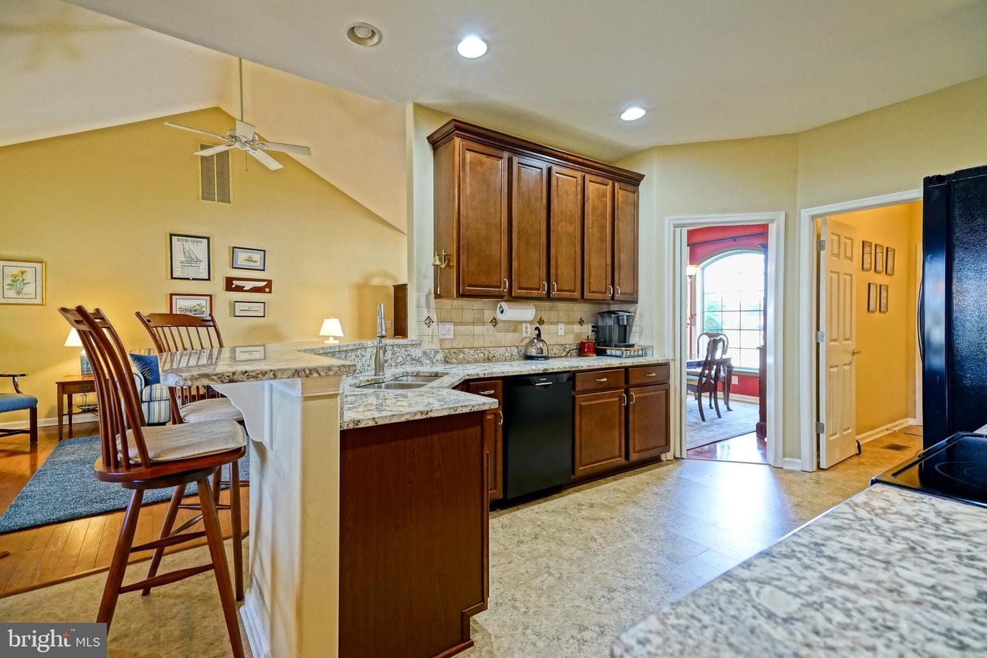 16402 Winding River Dr Property Photo 14