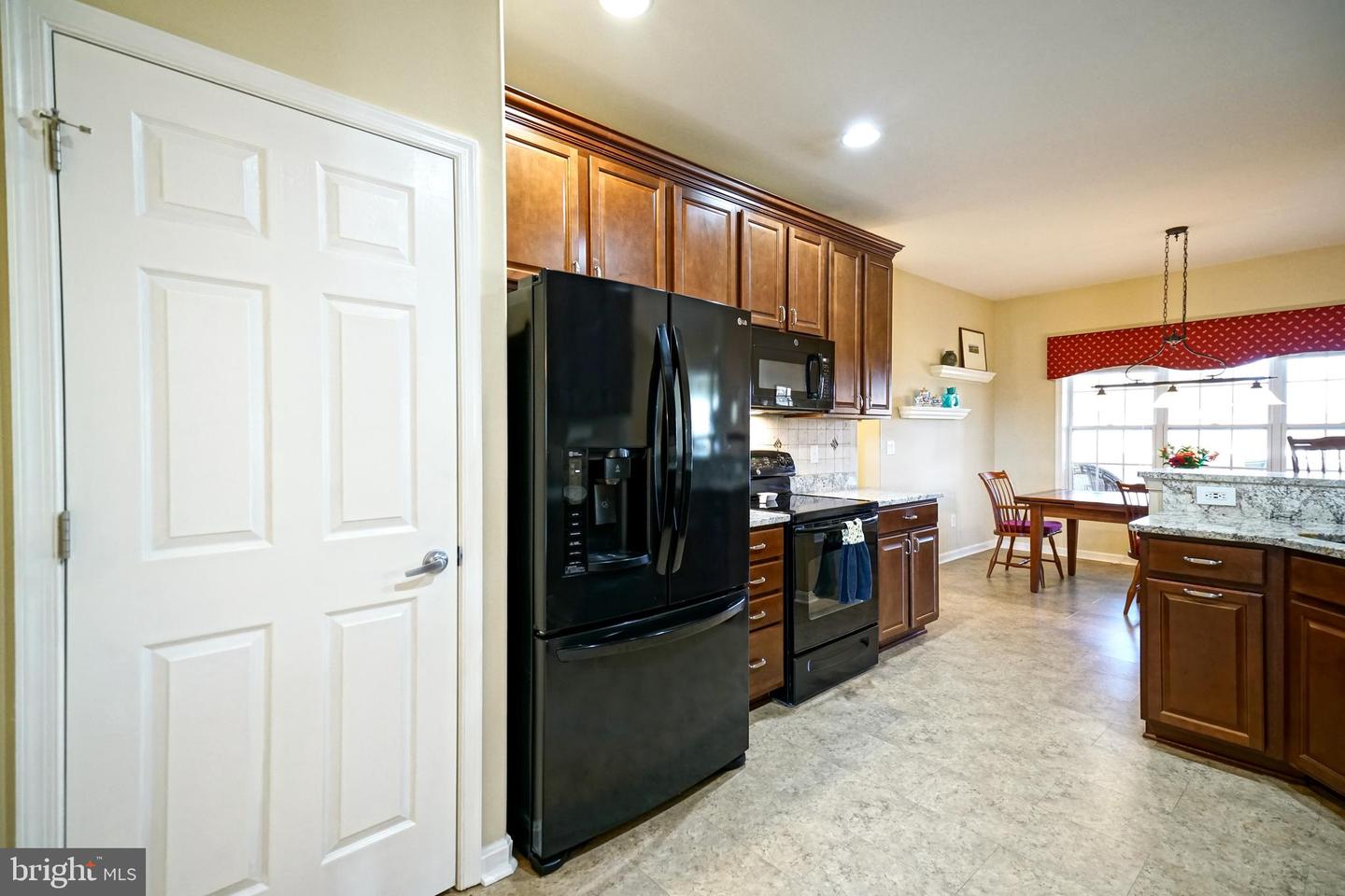 16402 Winding River Dr Property Photo 15