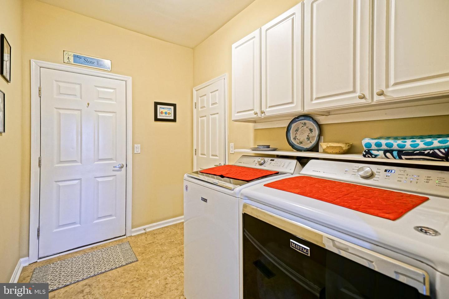 16402 Winding River Dr Property Photo 18