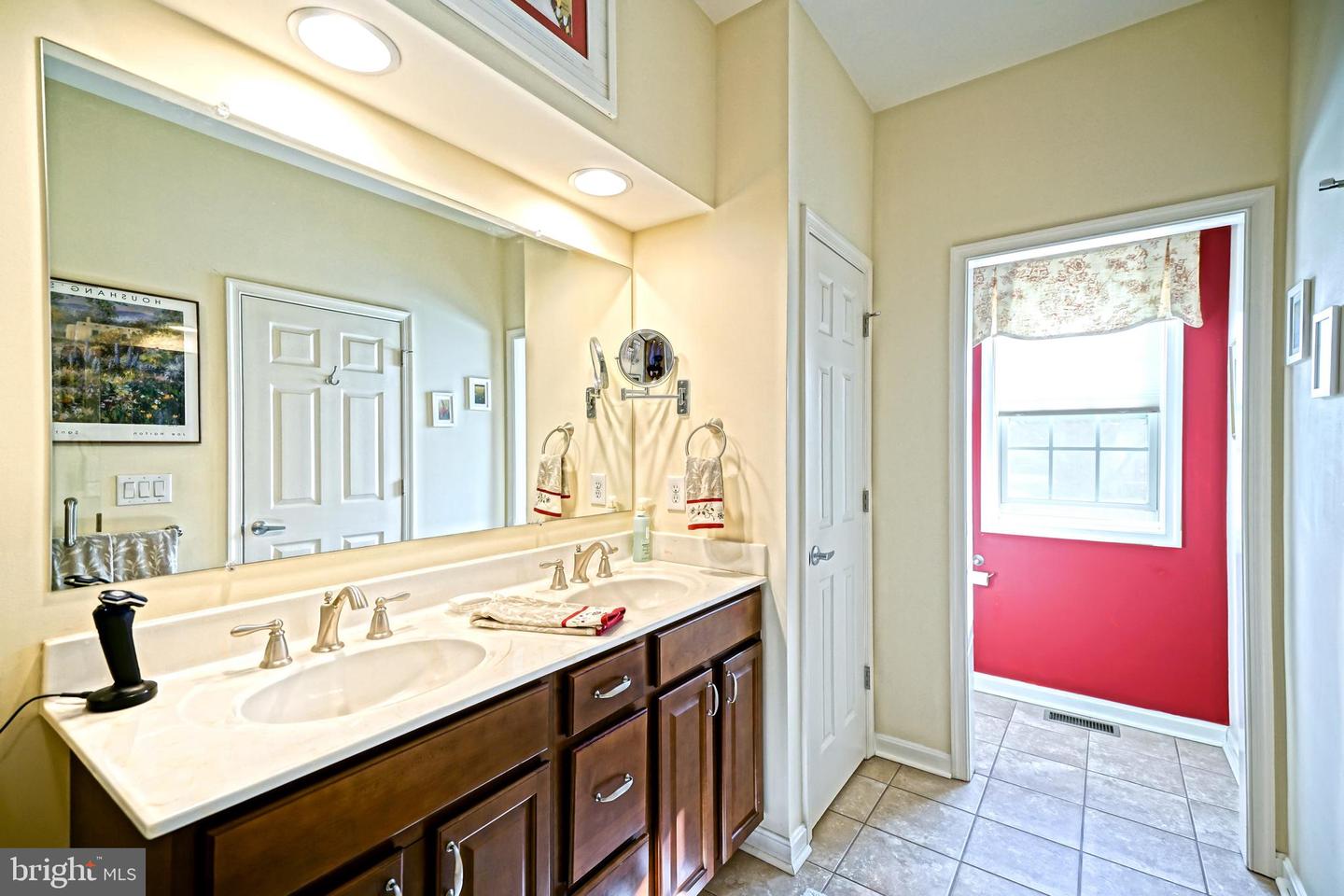 16402 Winding River Dr Property Photo 25