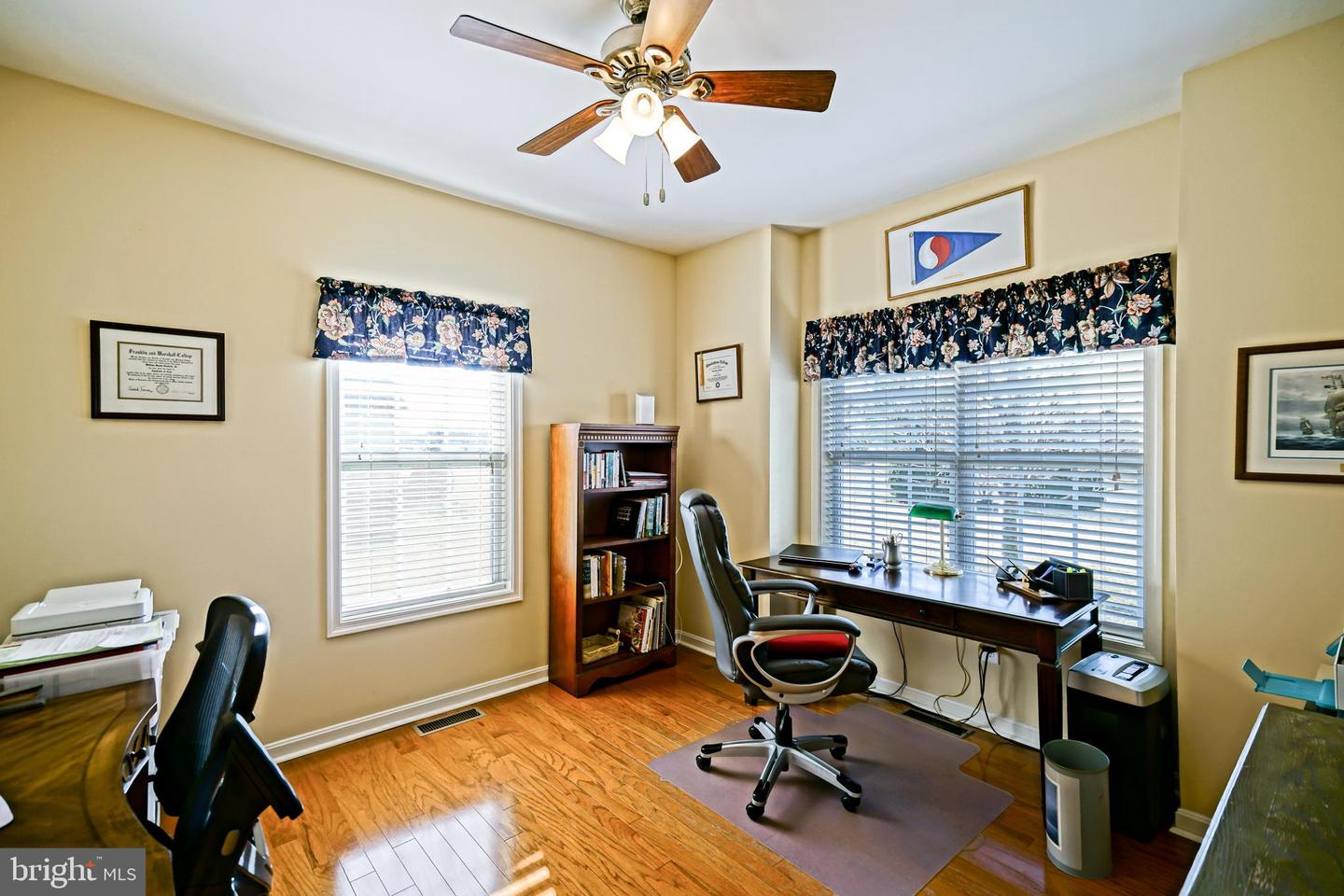 16402 Winding River Dr Property Photo 27