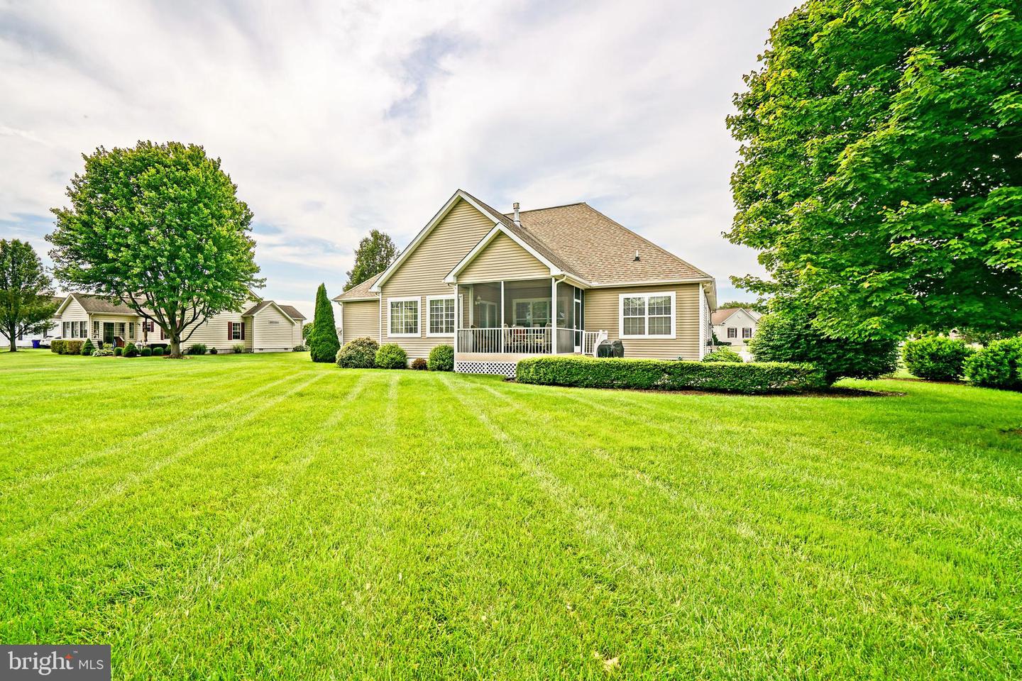 16402 Winding River Dr Property Photo 45