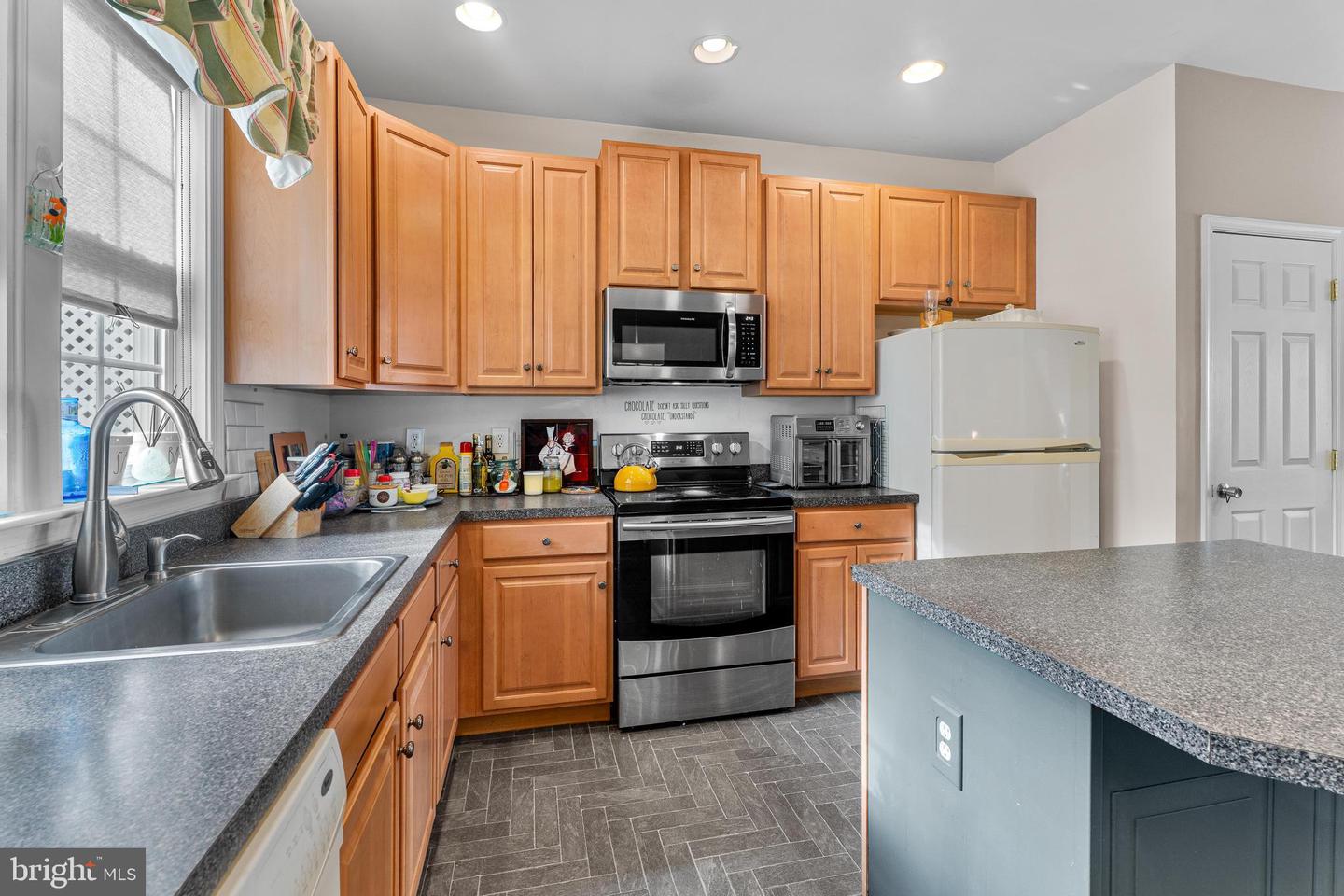 26738 Chatham Ln Property Photo 16