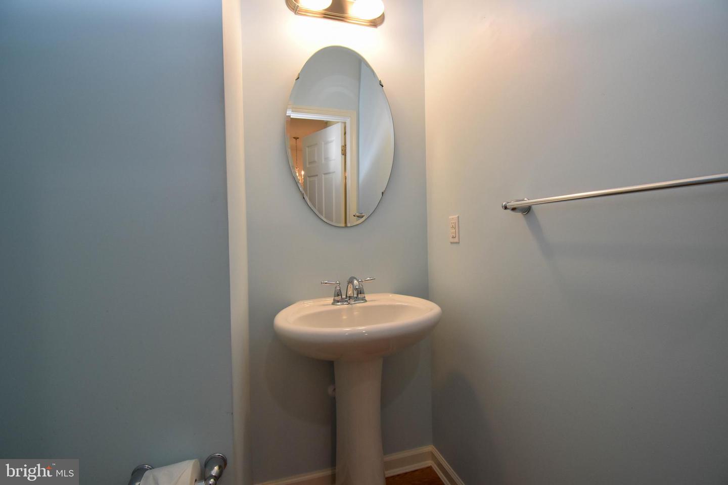 10020 Iron Pointe Dr #9d Property Photo 16