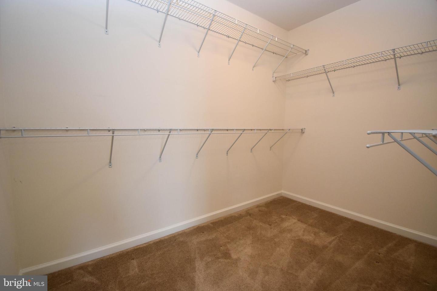 10020 Iron Pointe Dr #9d Property Photo 20